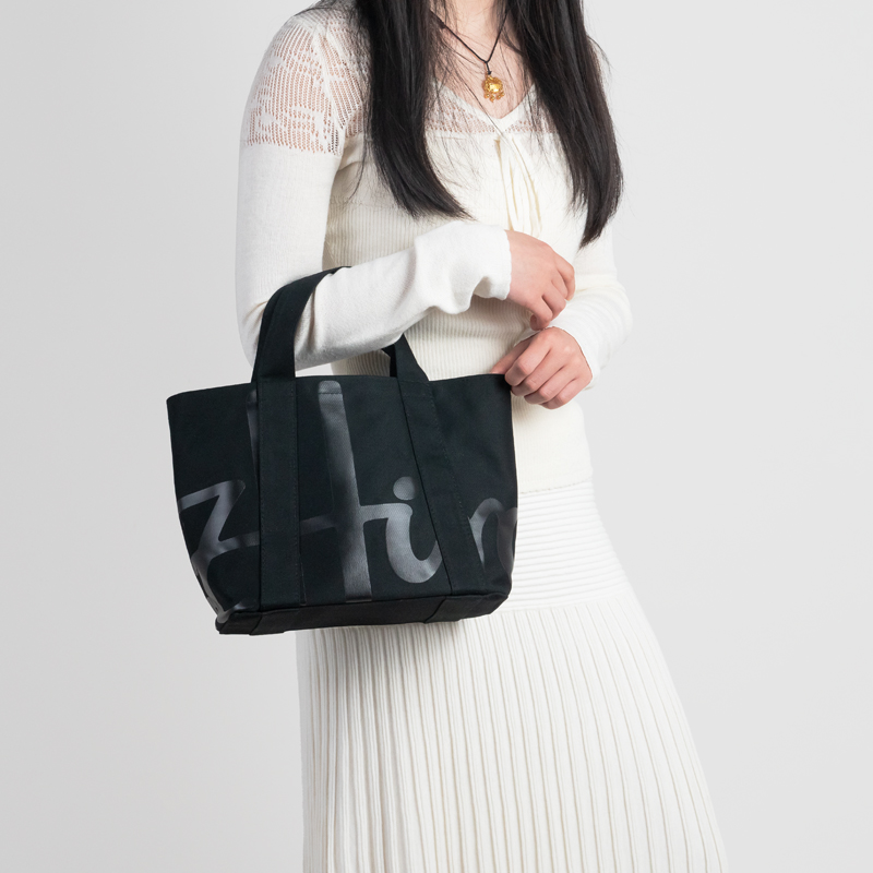 กระเป๋าผ้าแคนวาสลายโลโก้แบรนด์ - Women Fashion Brand Logo บทวิจารณ์และราคา