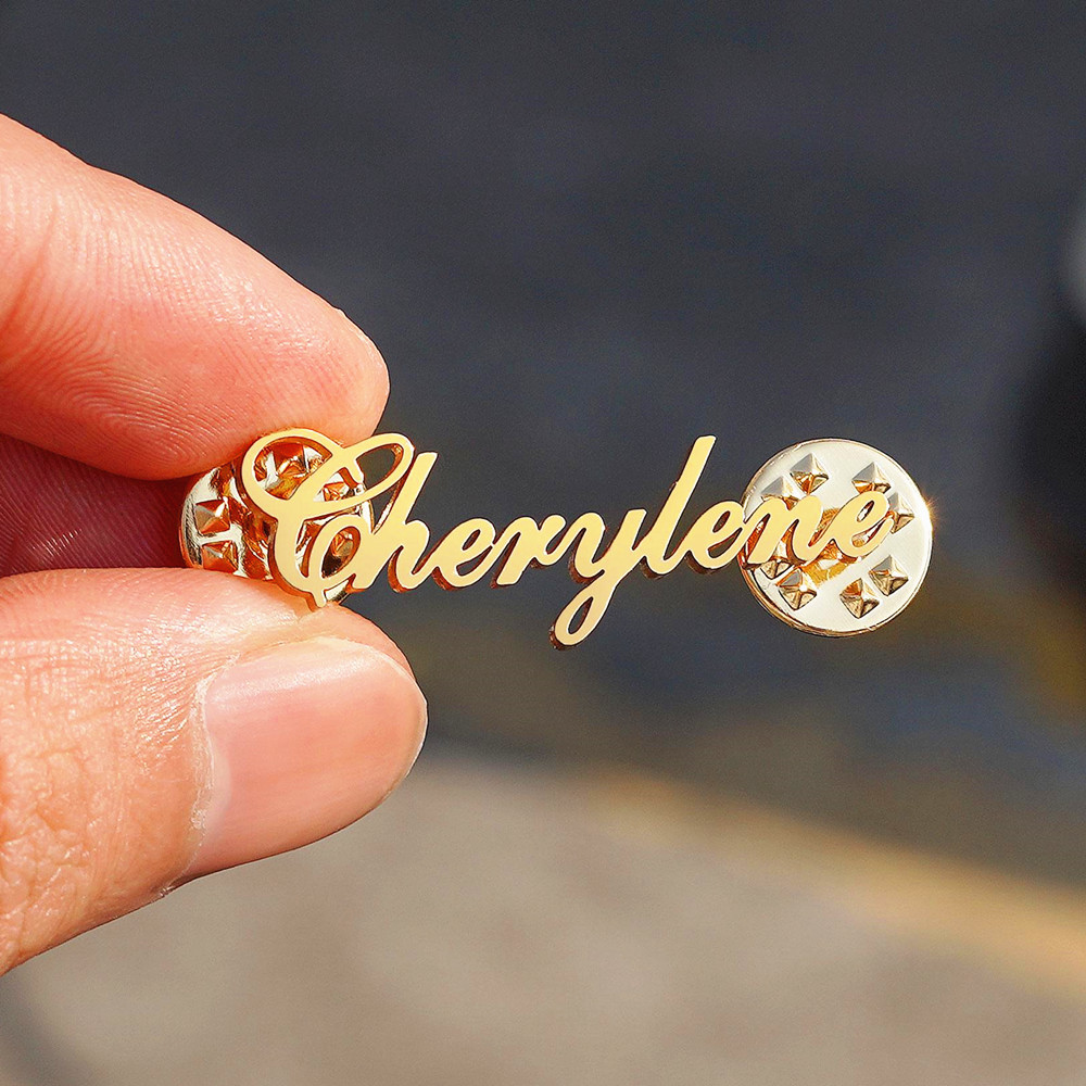 เข็มกลัดชื่อสั่งทำ เข็มกลัดติด - Women Fashion Dress Names บทวิจารณ์และราคา