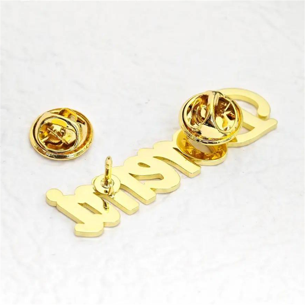 เข็มกลัดชื่อสั่งทำ เข็มกลัดติด - Women Fashion Dress Names บทวิจารณ์และราคา